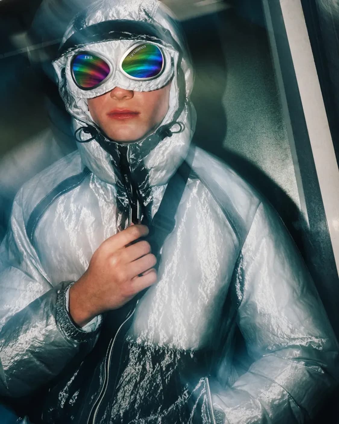 L] CP컴퍼니 x 엔드 클로딩 캔디 고글 푸퍼 자켓 상품이미지1