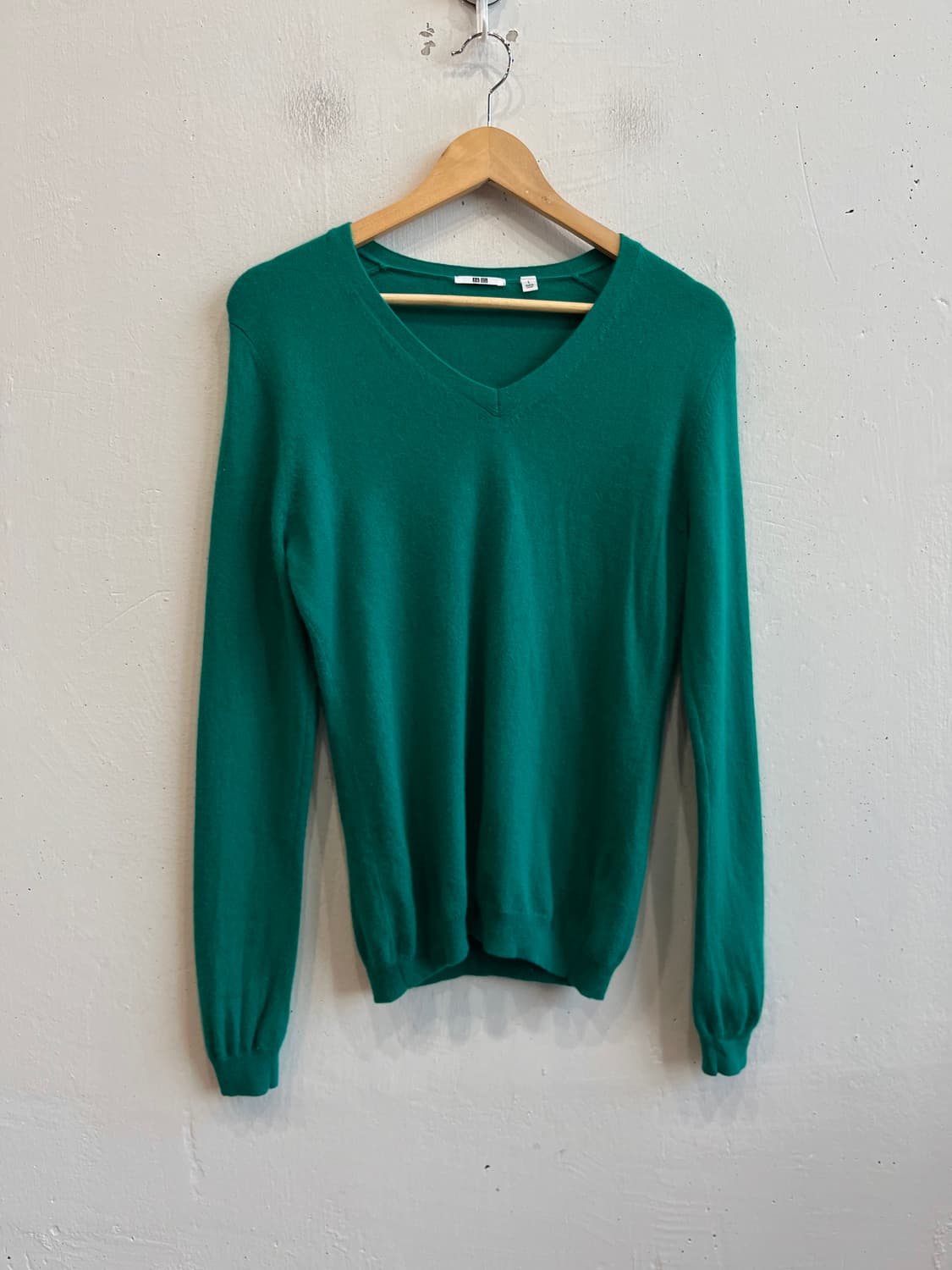 유니클로 캐시미어100% 브이넥 니트 우먼즈 상품이미지1