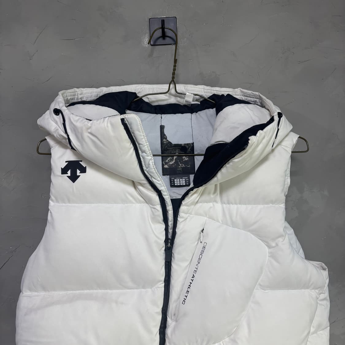 데상트 덕다운 패딩조끼 화이트 상품이미지2