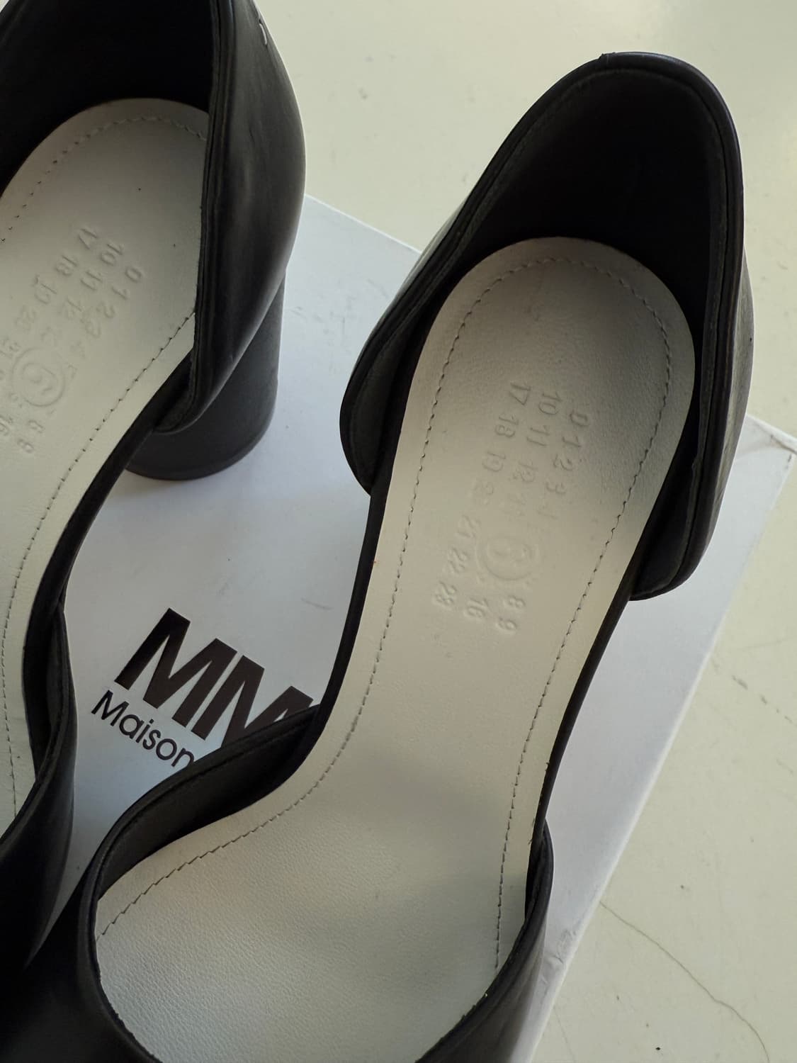 MM6 메종마르지엘라 스티치 디테일 레더 샌들힐 38 상품이미지5