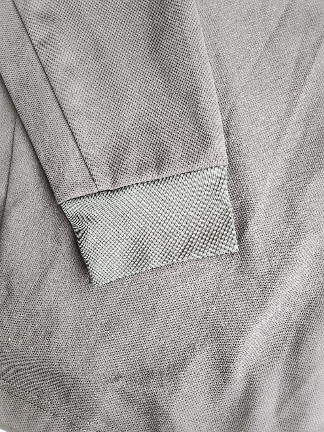 미즈노 러닝 하이브리드 긴팔 블랙 티셔츠 사이즈L

오염 하자없이 깨끗해 상품이미지3