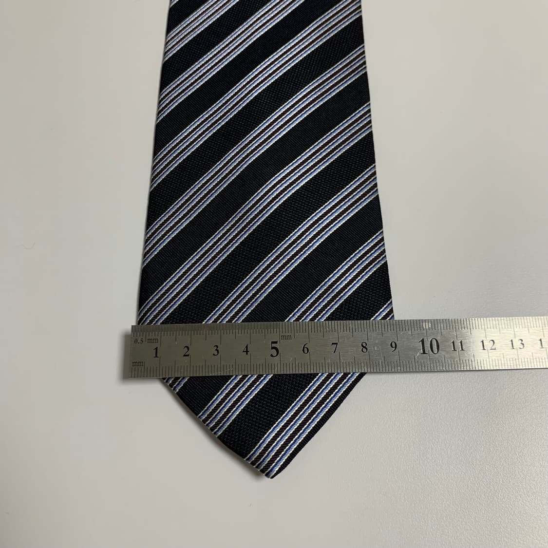 아큐아스큐텀 스트라이프 블랙 명품넥타이 100실크 택 달린 미품 S등급 상품이미지10