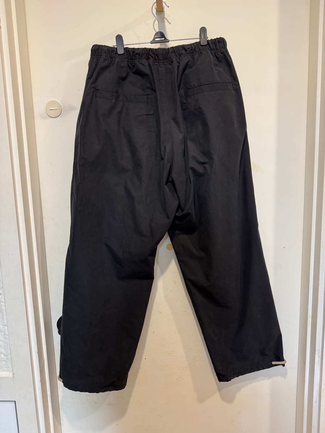 피오갓 에센셜 릴렉스드 트라우저 블랙 상품이미지5