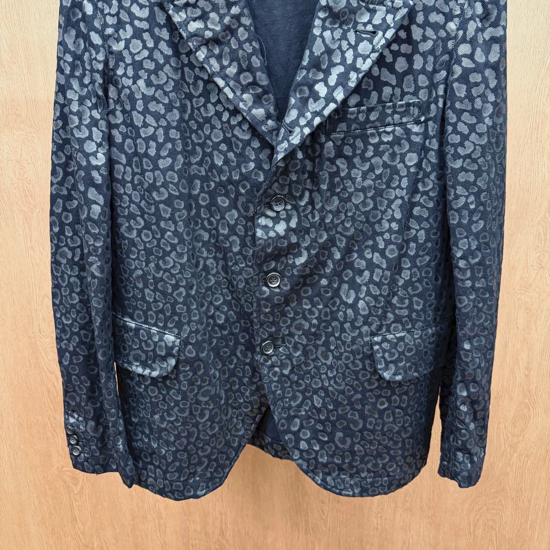 꼼데가르송 블랙 코튼 테일러드 자켓 레오파드 패턴 싱글 버튼 디테일 블랙 상품이미지5