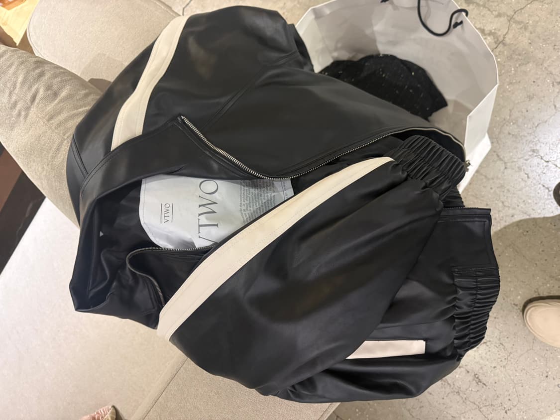 브이투 비건레더트랙점퍼 블랙 상품이미지1