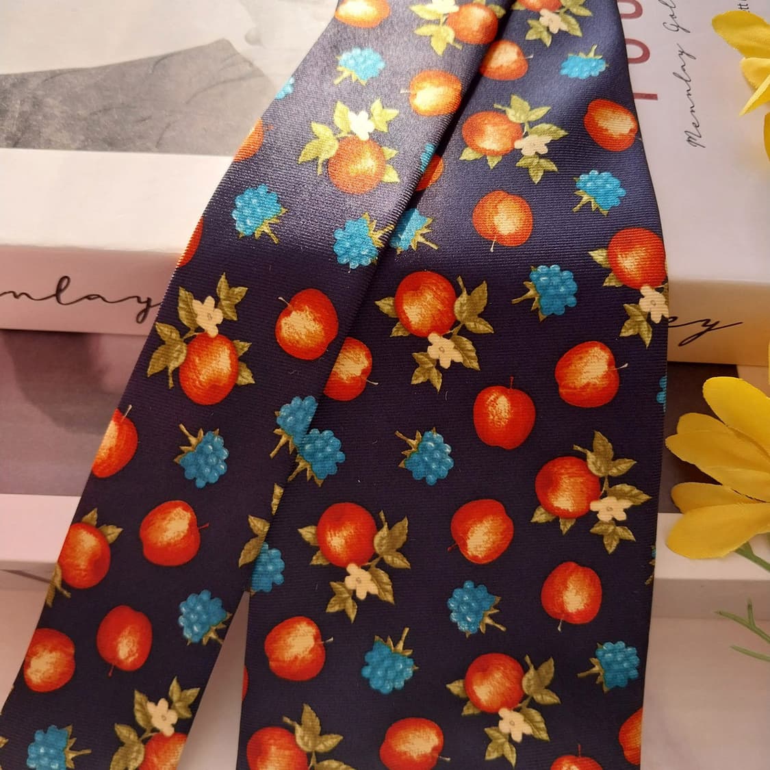 트루사르디 실크 네이비 과일 패턴 넥타이 9.5cm A+등급  K1417 상품이미지4