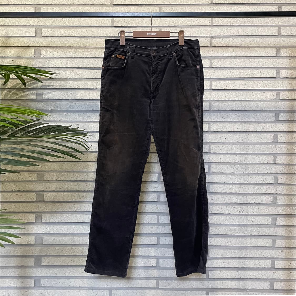 Wrangler 랭글러 코듀로이 팬츠 레귤러핏 백 로고 디테일 네이비 상품이미지2