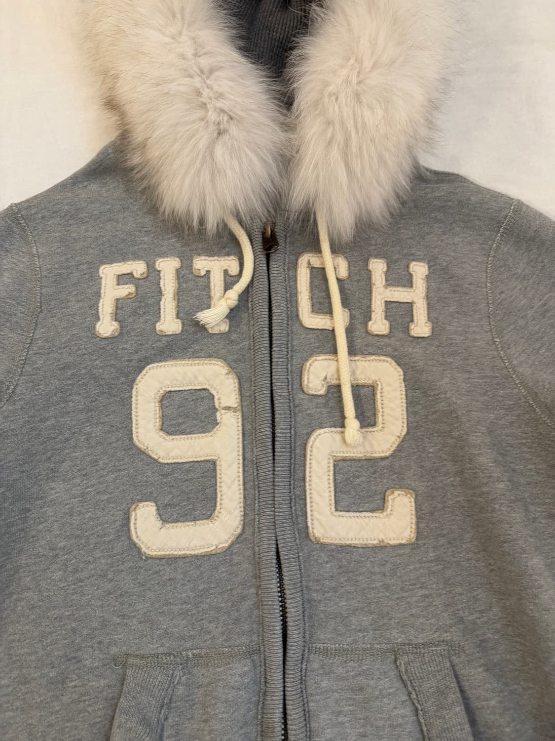 아베크롬비 Y2K 울프죠 폭스 퍼 후드집업 그레이 상품이미지2