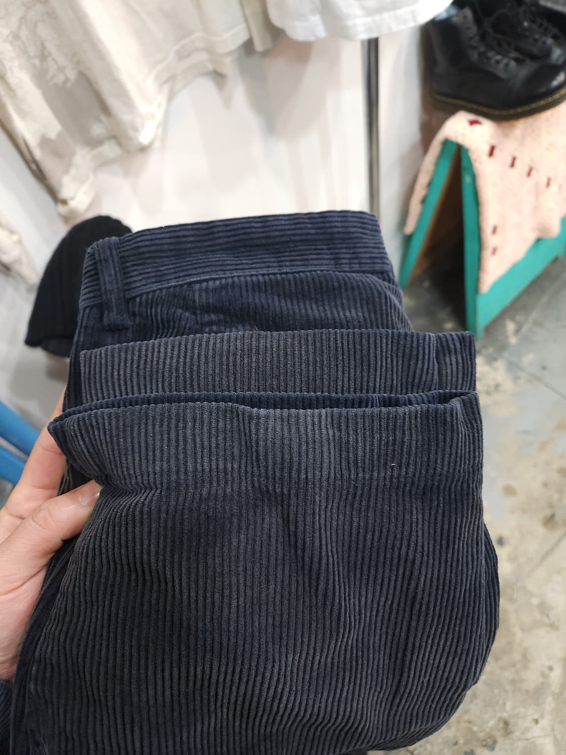 폴로 랄프로렌 앤드류 핀턱 코듀로이 팬츠

 상품이미지9