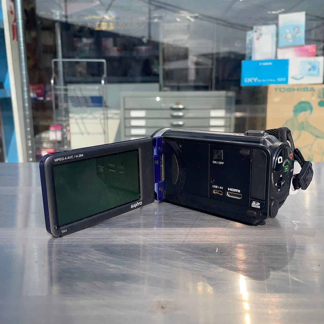 SANYO Xacti VPC-TH1 HD Camcorder (Blue) 상품이미지7