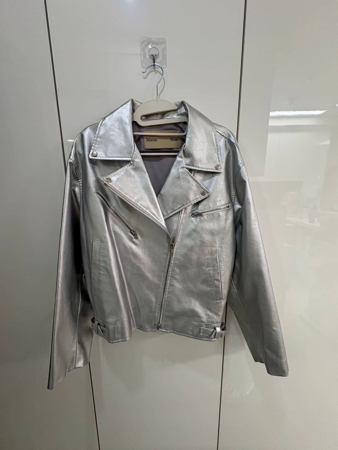 마뗑킴 실버 레더자켓 상품이미지1