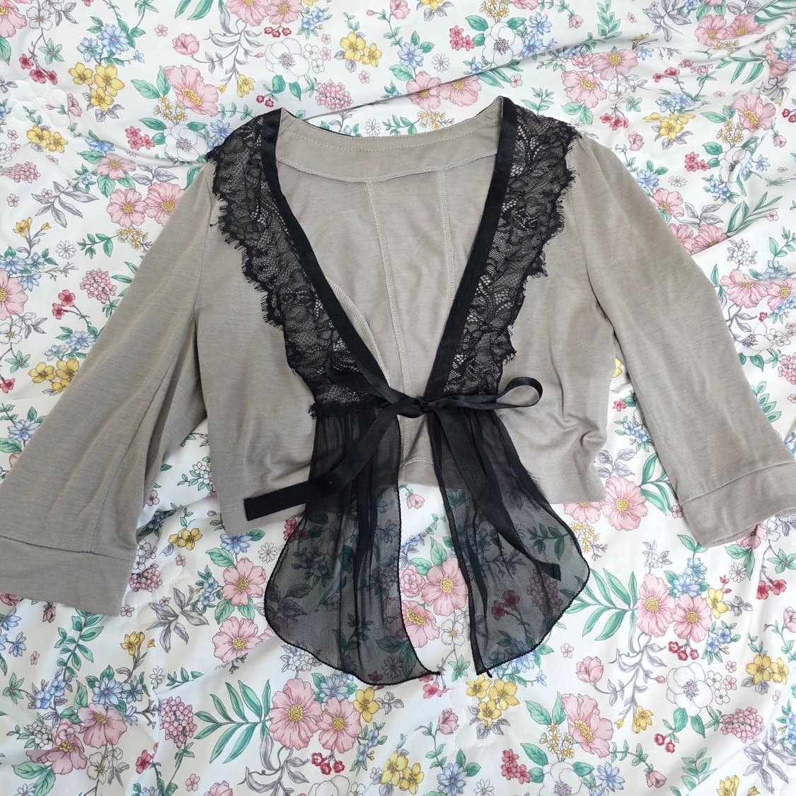 3만원 이상 구입 시 서비스 증정// 레이스 빈티지 가디건 상품이미지1