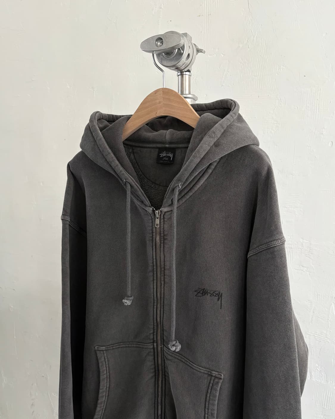Stussy 스투시 차콜 컬러 피그먼트 후드집업 상품이미지2