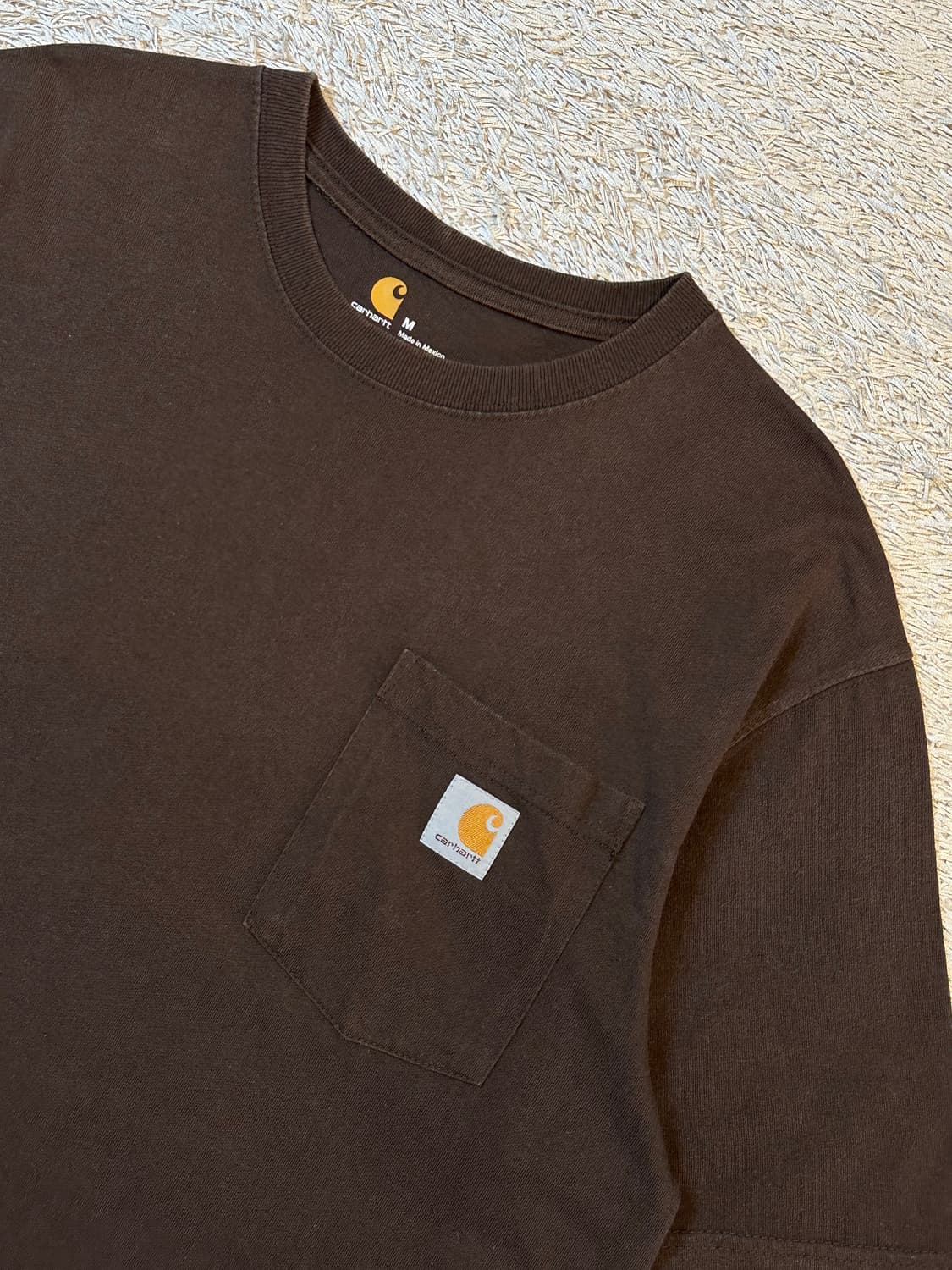칼하트 CARHARTT 오리지널핏 포켓 반팔 티셔츠 브라운 상품이미지2