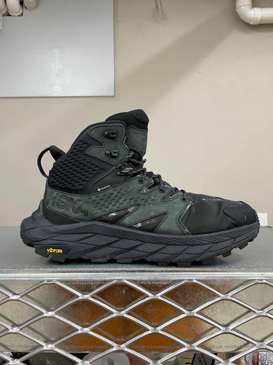 호카오네오네 아나카파 미드 GTX 트레킹화 280 상품이미지4