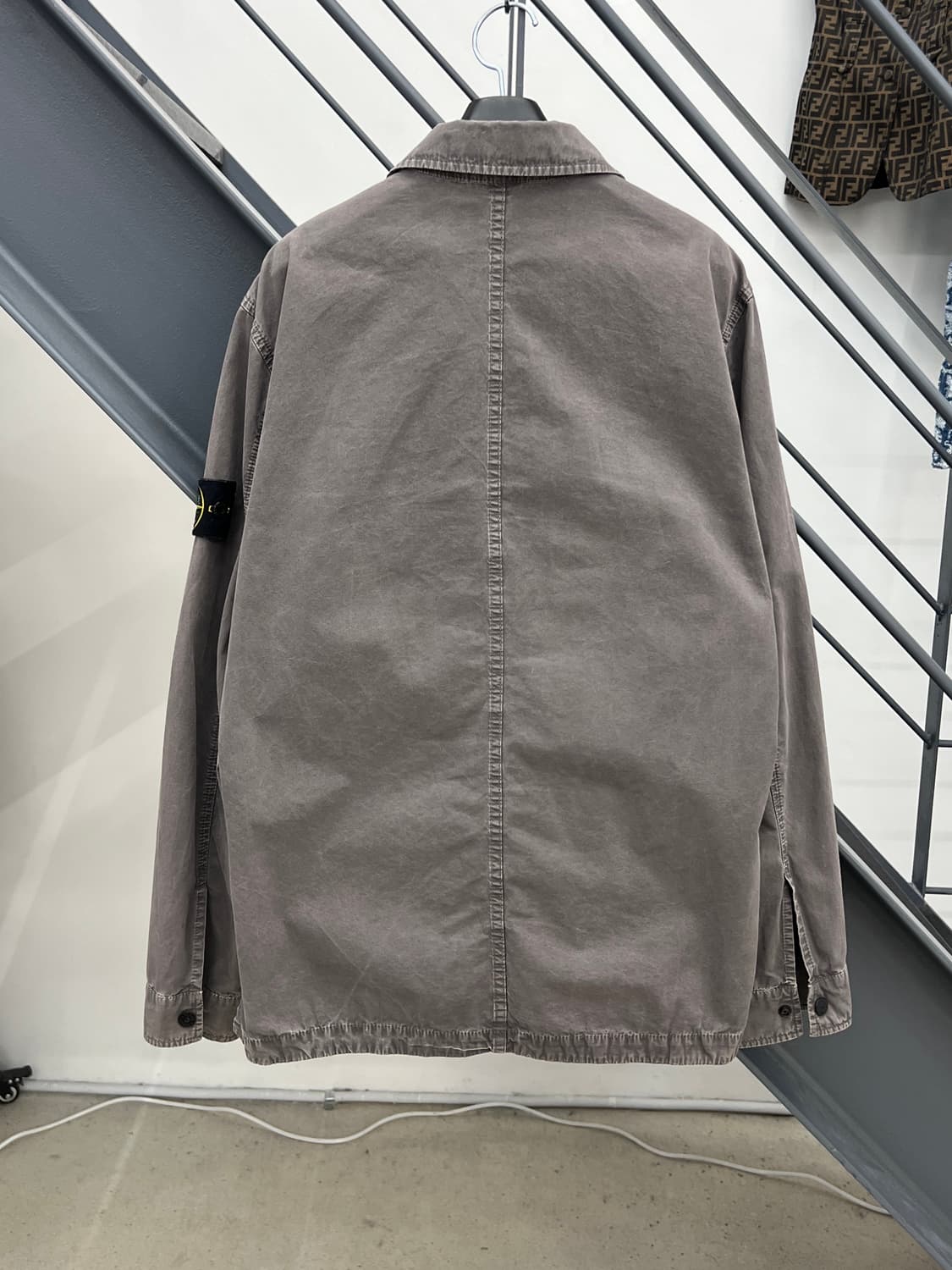 스톤아일랜드 와펜 올드이펙트 다크브라운 오버셔츠 상품이미지4