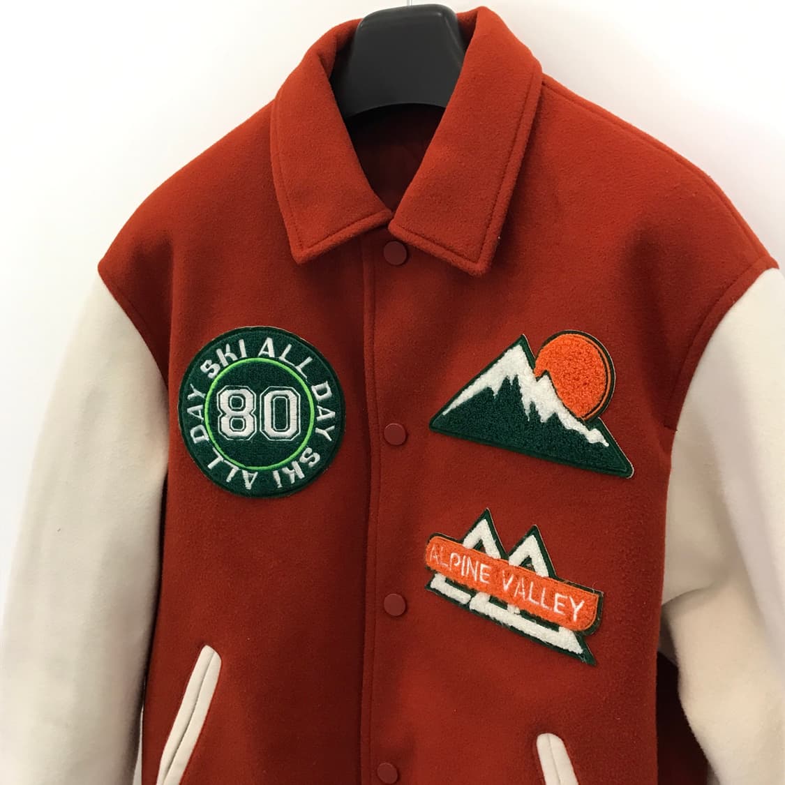 자라 알파인벨리 그래픽패치 봄버자켓 [L] 상품이미지2