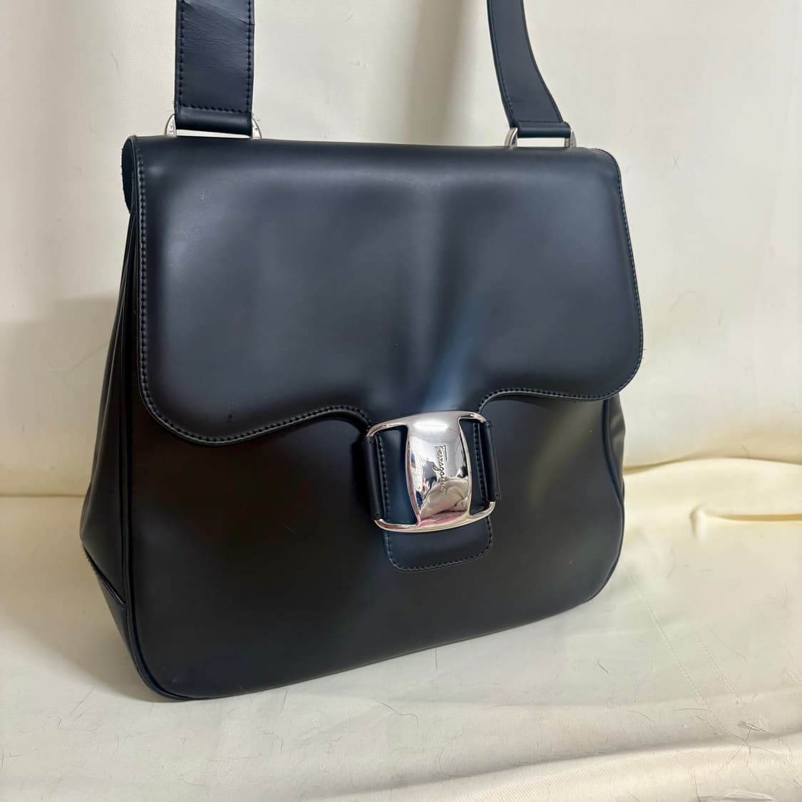 페라가모 바라 숄더백 상품이미지4