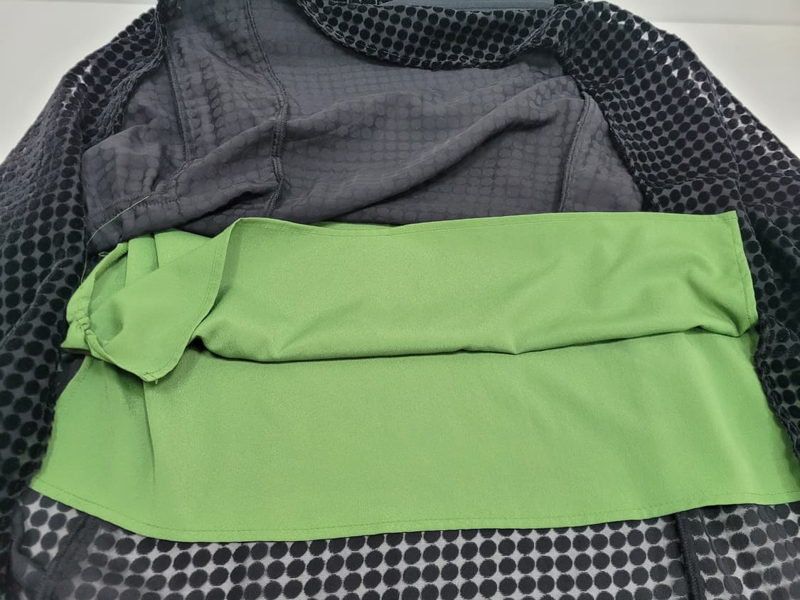 BENETTON 21SS  베네통 벨벳 도트 롱 스커트 / 여 67 블랙 상품이미지5