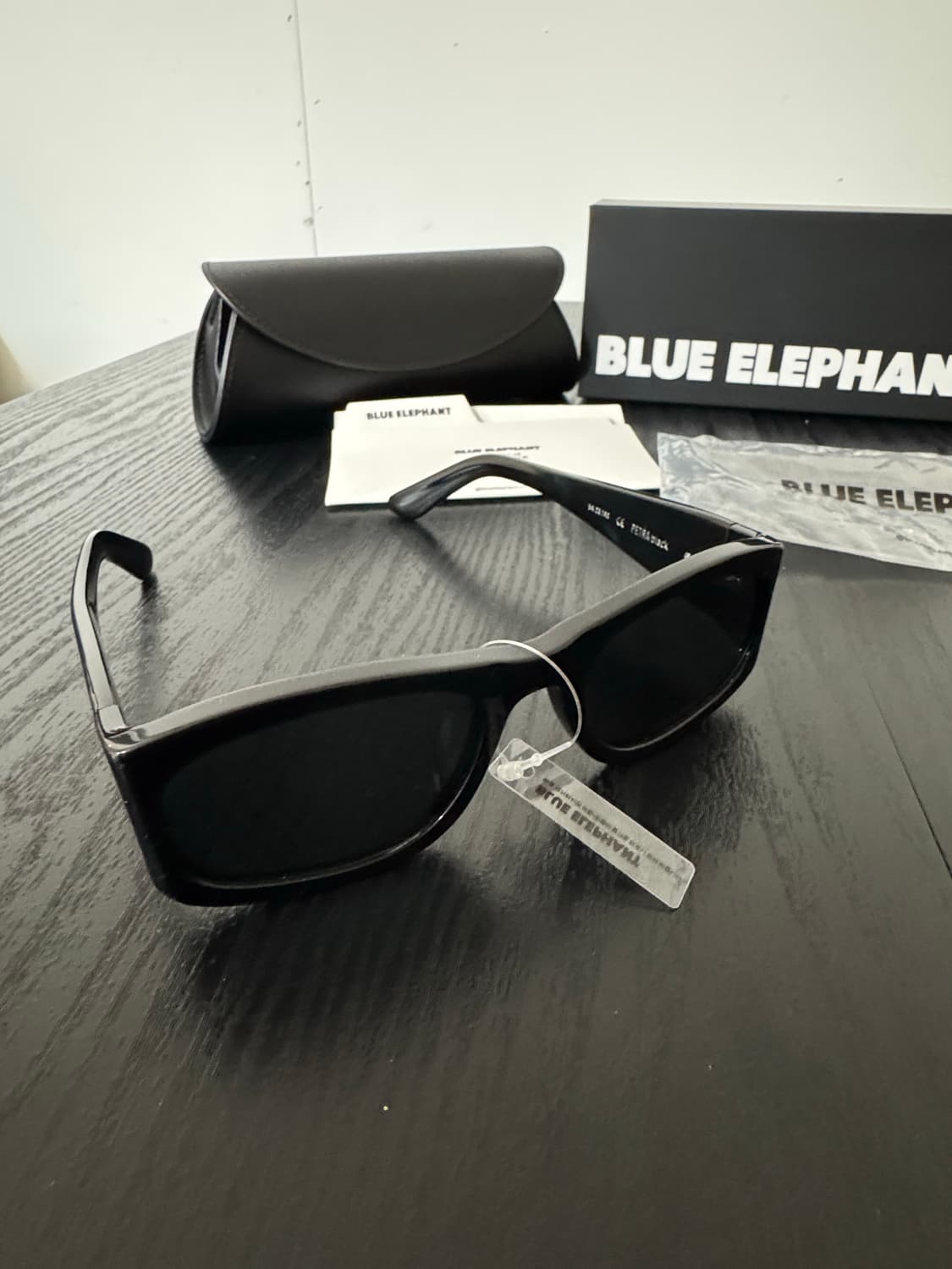 블루엘리펀트 Petra Black 선글라스 새상품 상품이미지2