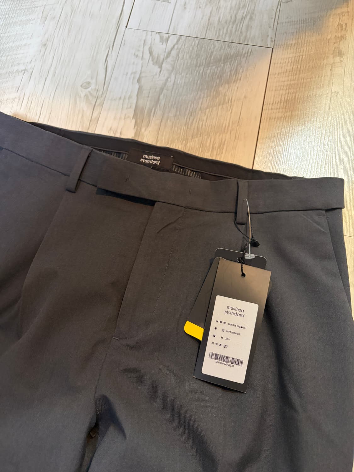 [31] 무신사 스탠다드 핀턱 슬랙스 31 새상품 상품이미지2