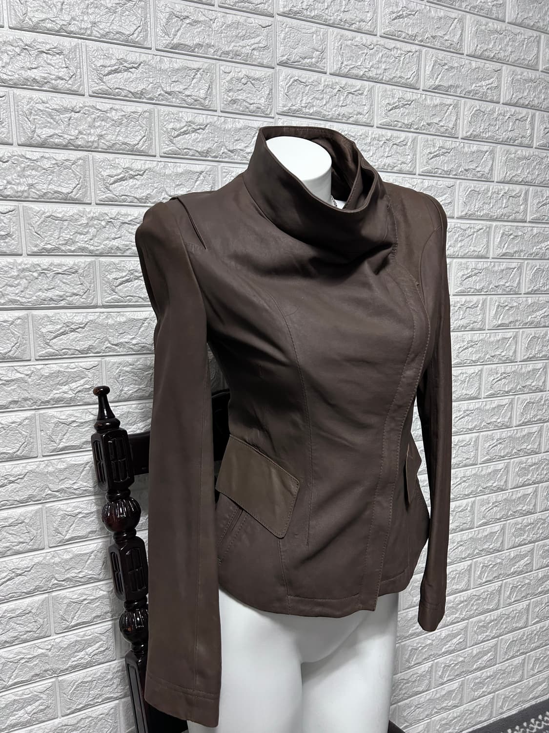 하이넥 드레이프 레더 패널 자켓 상품이미지4