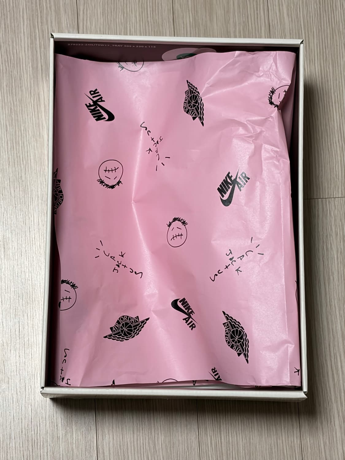 270 조던1 트래비스 스캇 벨벳 상품이미지1