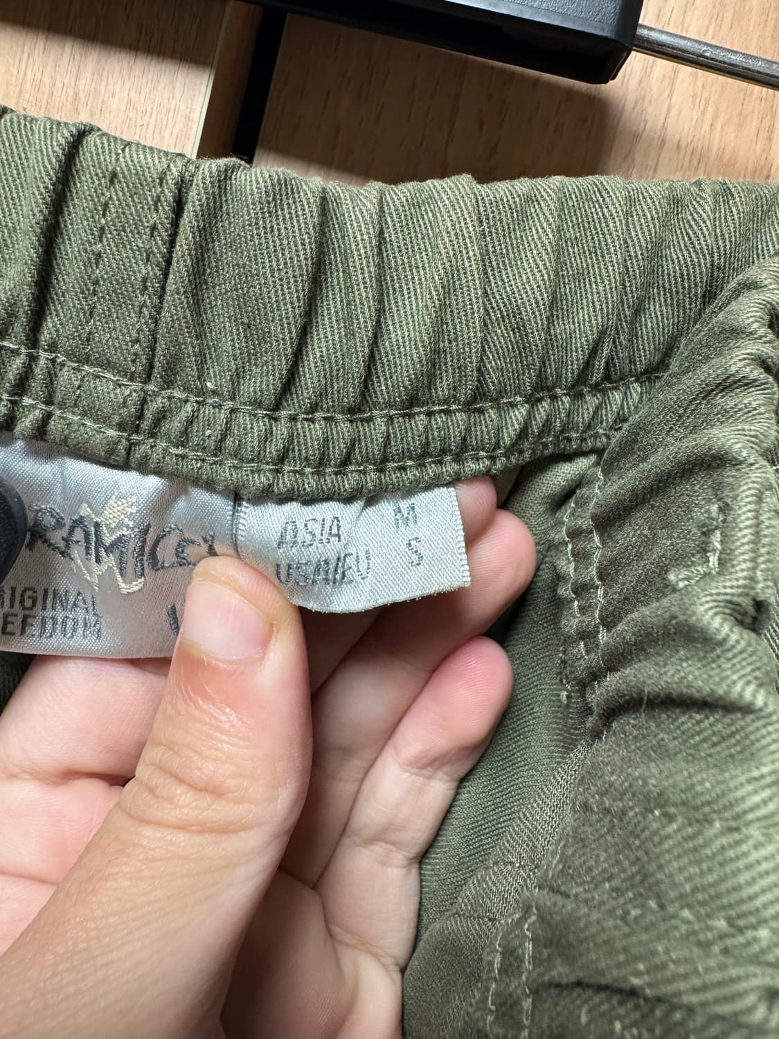 그라미치 루즈테이퍼드 올리브 상품이미지2