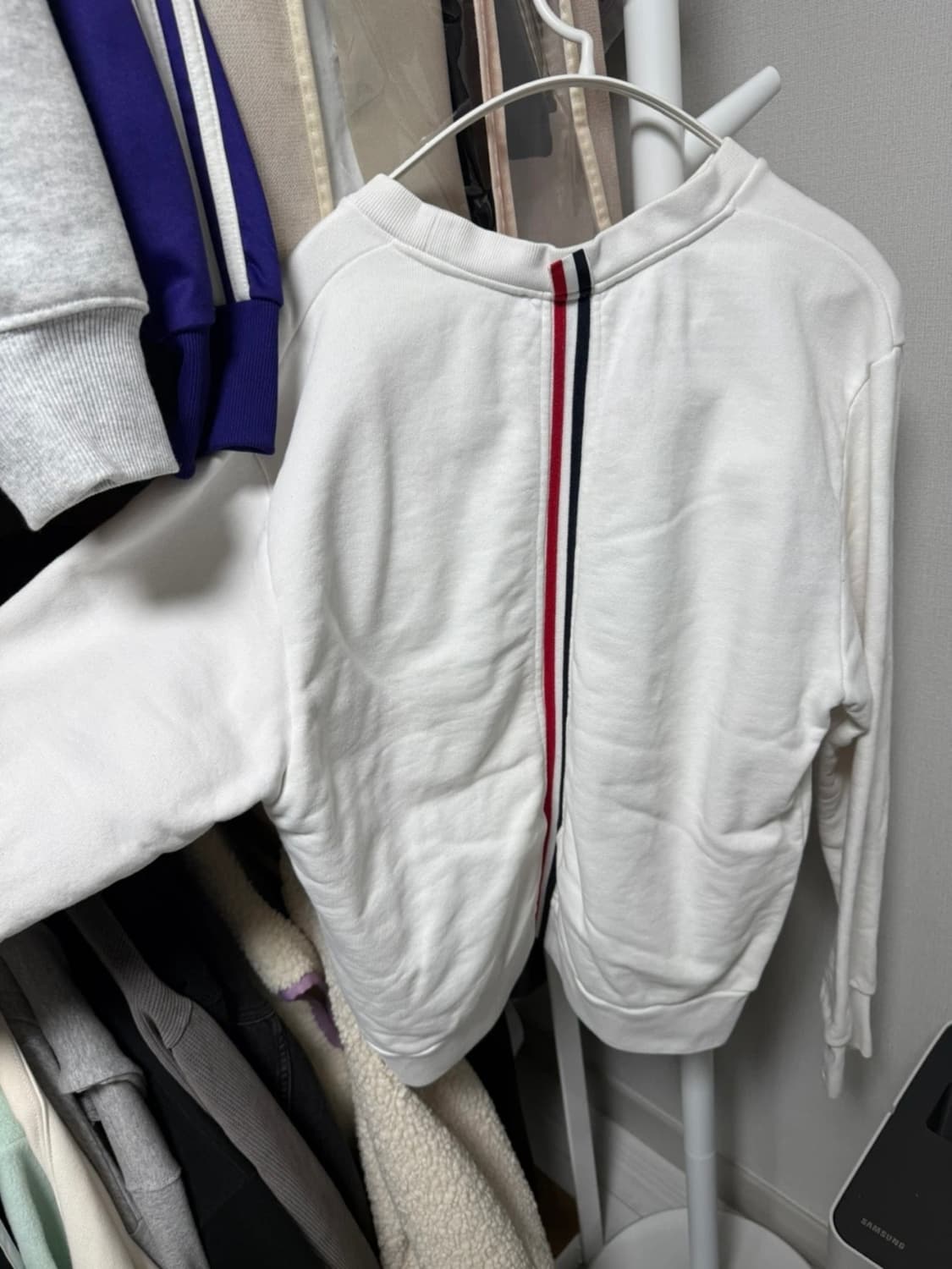 톰브라운 백삼선 맨투맨 1사이즈 상품이미지1