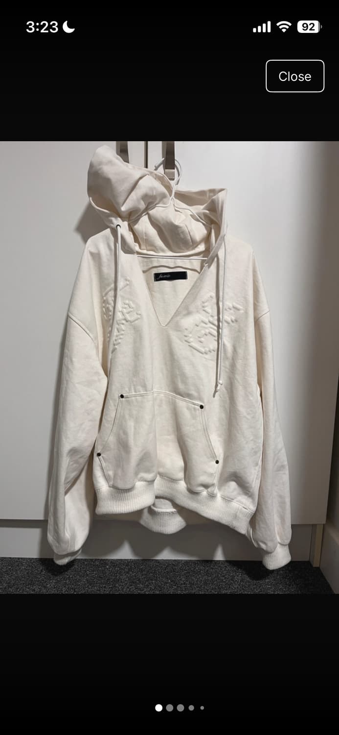 샵페어리 브이넥 자수 후드티 화이트 shop faerie 상품이미지2