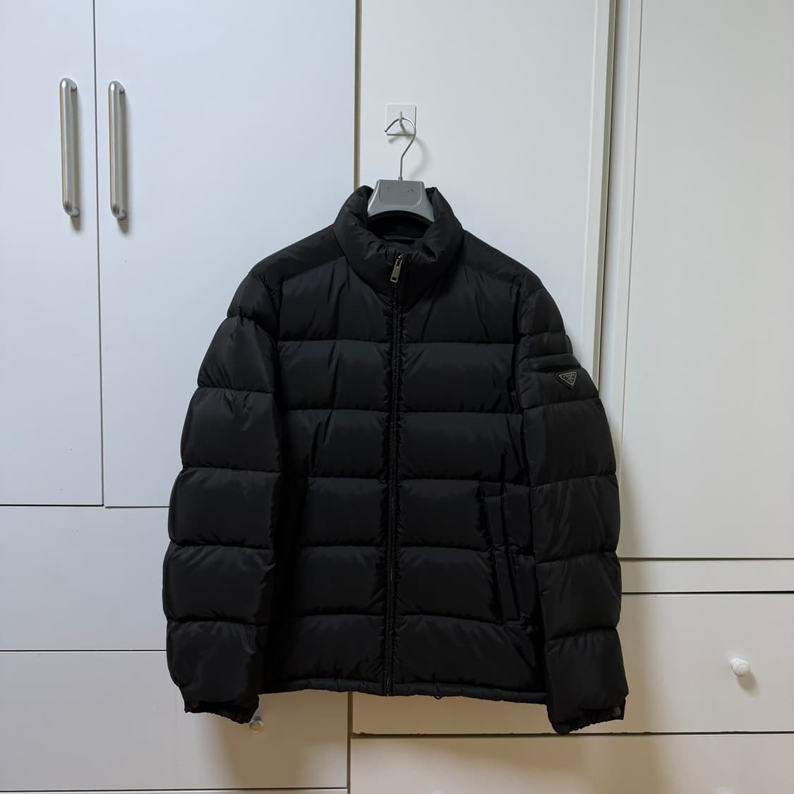 프라다 삼각로고 리나일론 패딩 50사이즈 상품이미지1