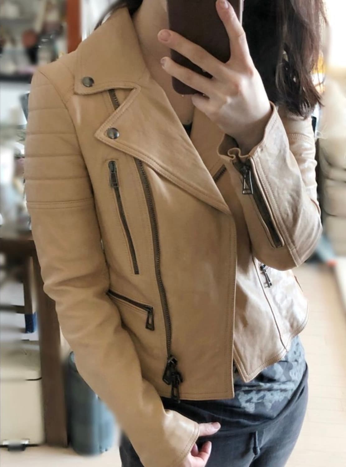 44반 마른55 새상품 매장가340만 벨스타프 가죽 레더 자켓 상품이미지2