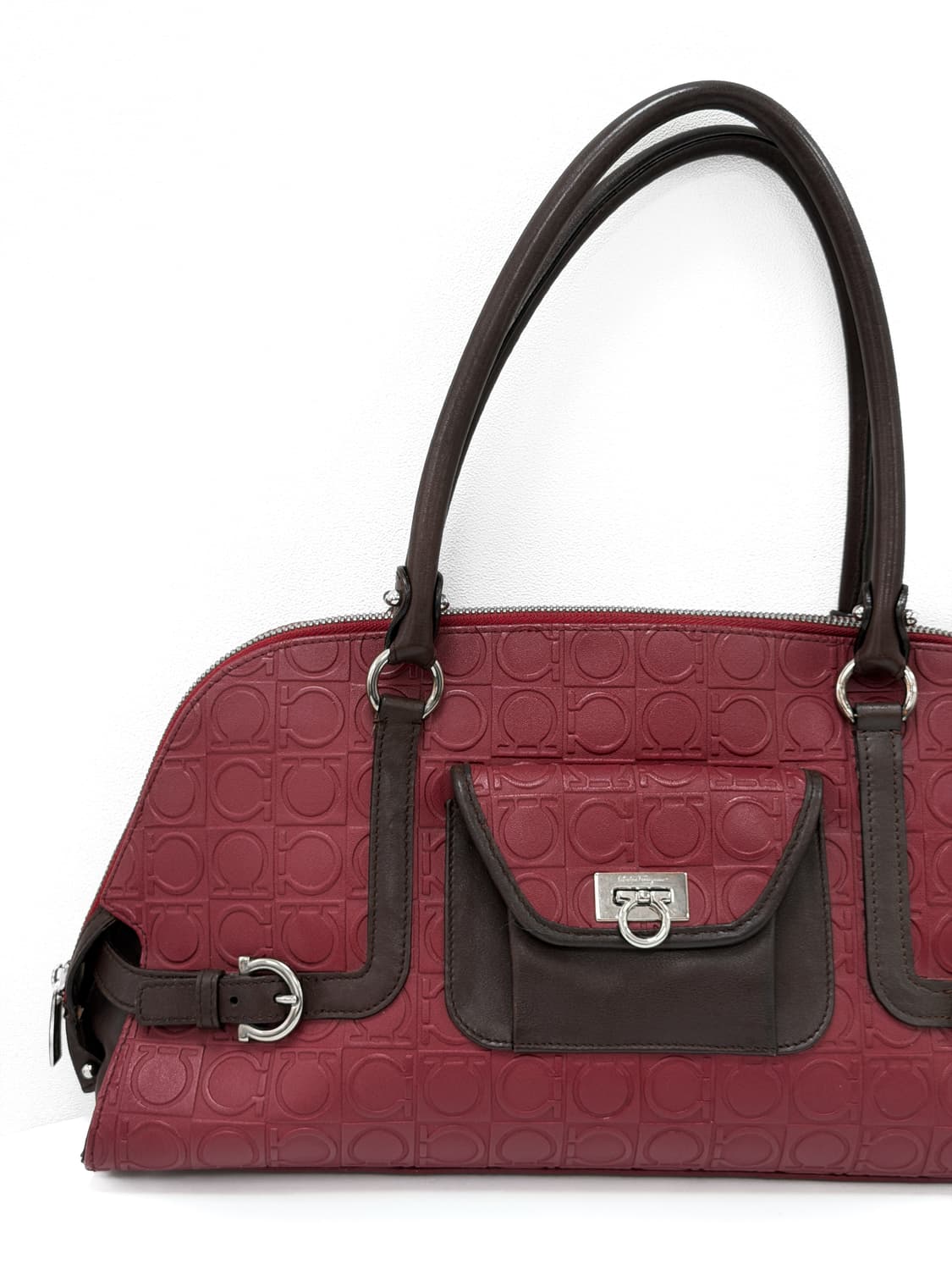 페라가모 간치니 엠보싱 투톤 토트백 상품이미지3