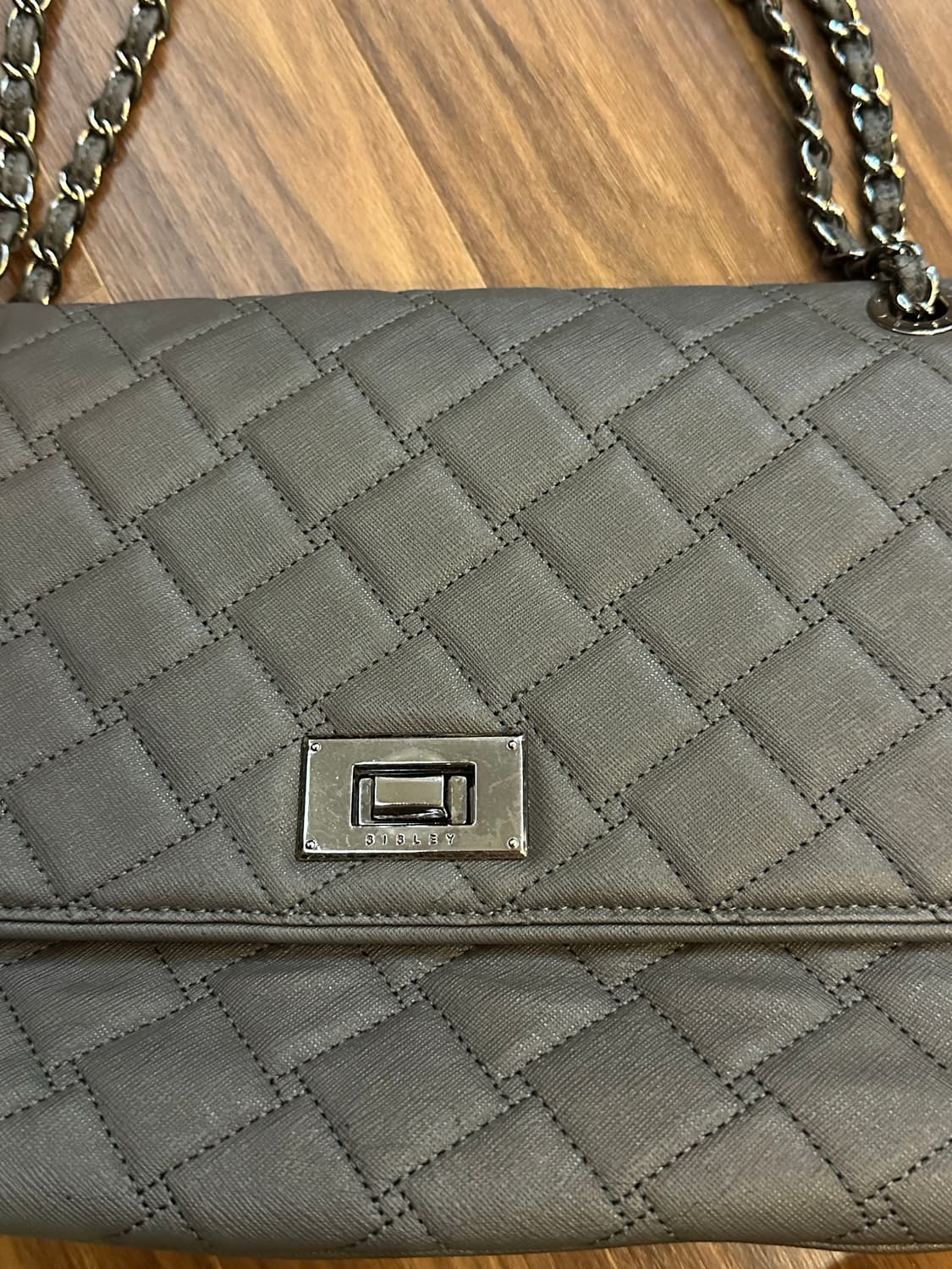 시슬리 퀄팅 체인 숄더백 회색 상품이미지5