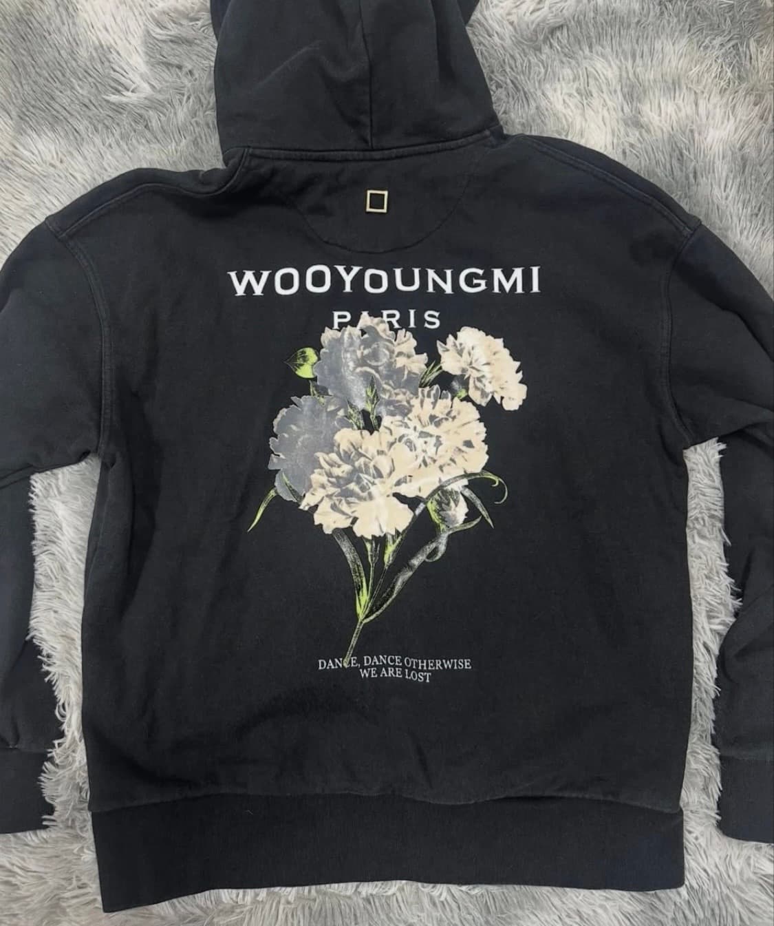 우영미 플라워 백로고 후드티 상품이미지1