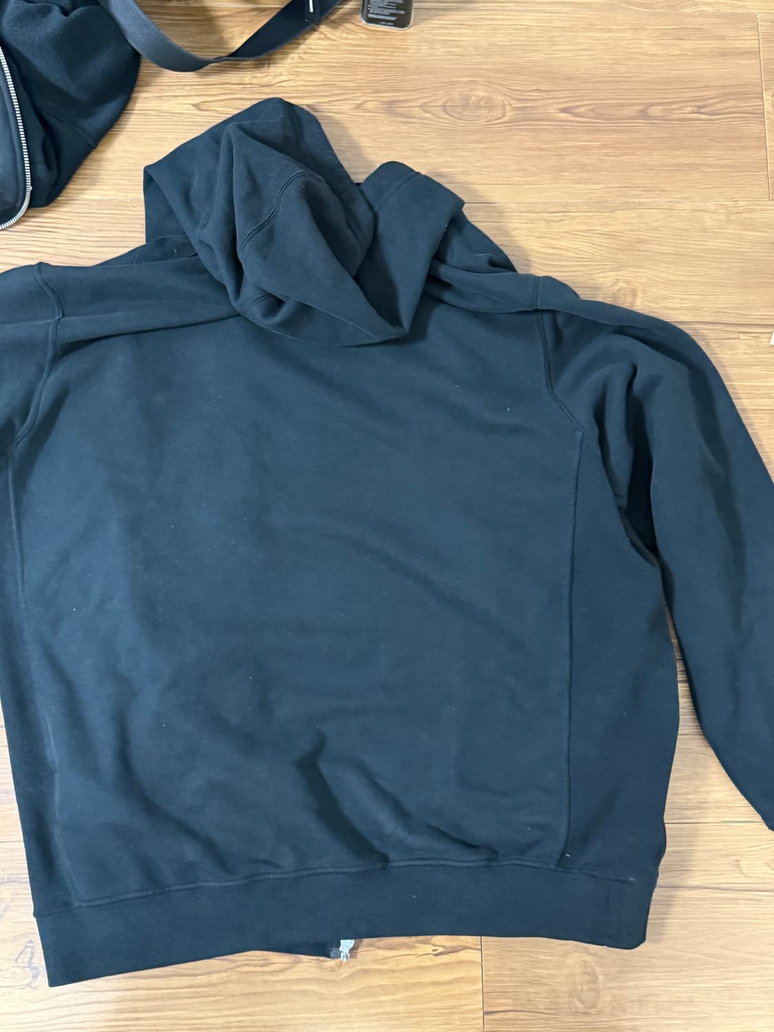 스톤 아일랜드 말파일 플리스 올드 이펙트 풀 집 후드 블랙 상품이미지3