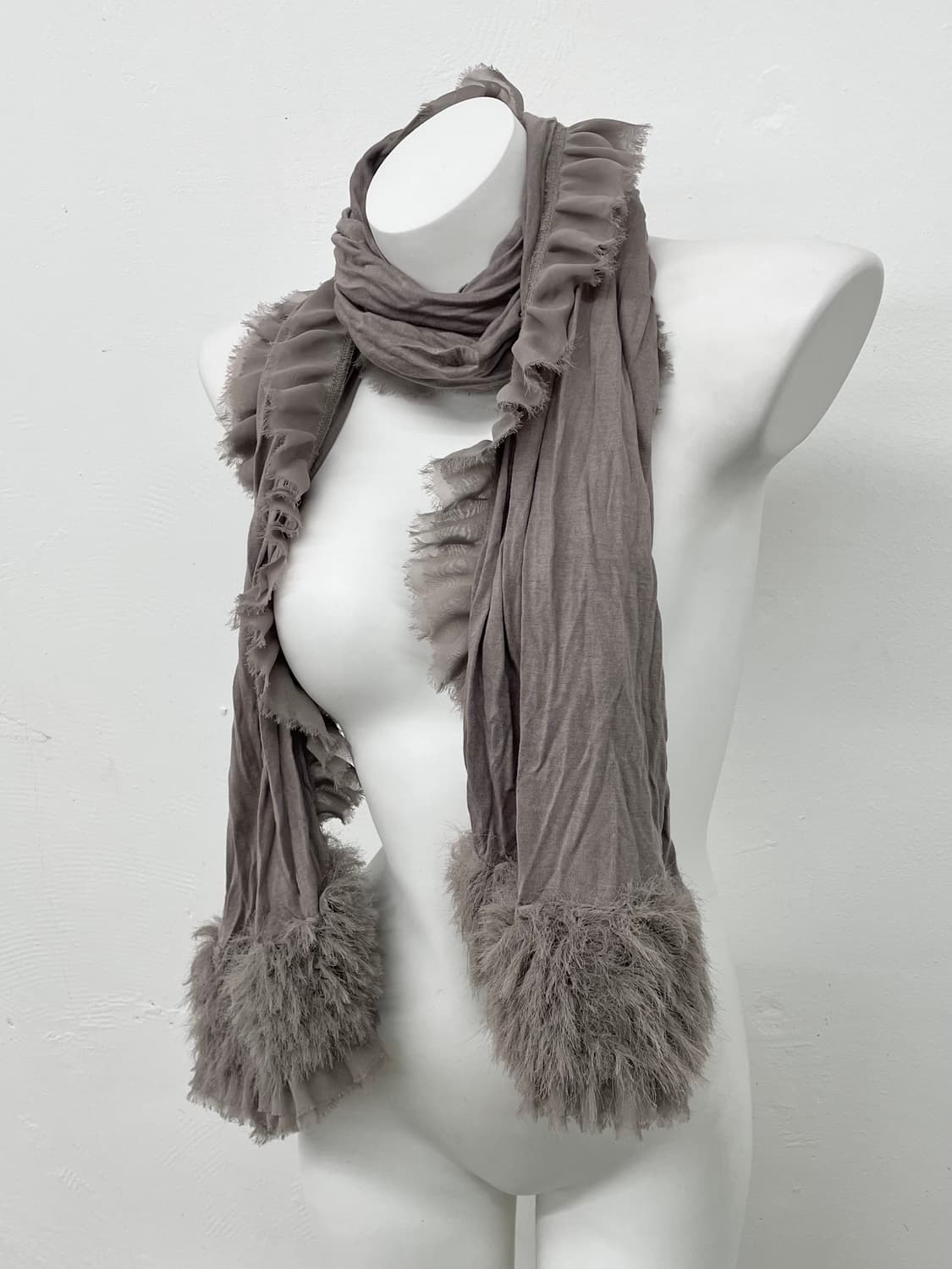 페어리 러플 퍼 디테일 머플러  상품이미지3