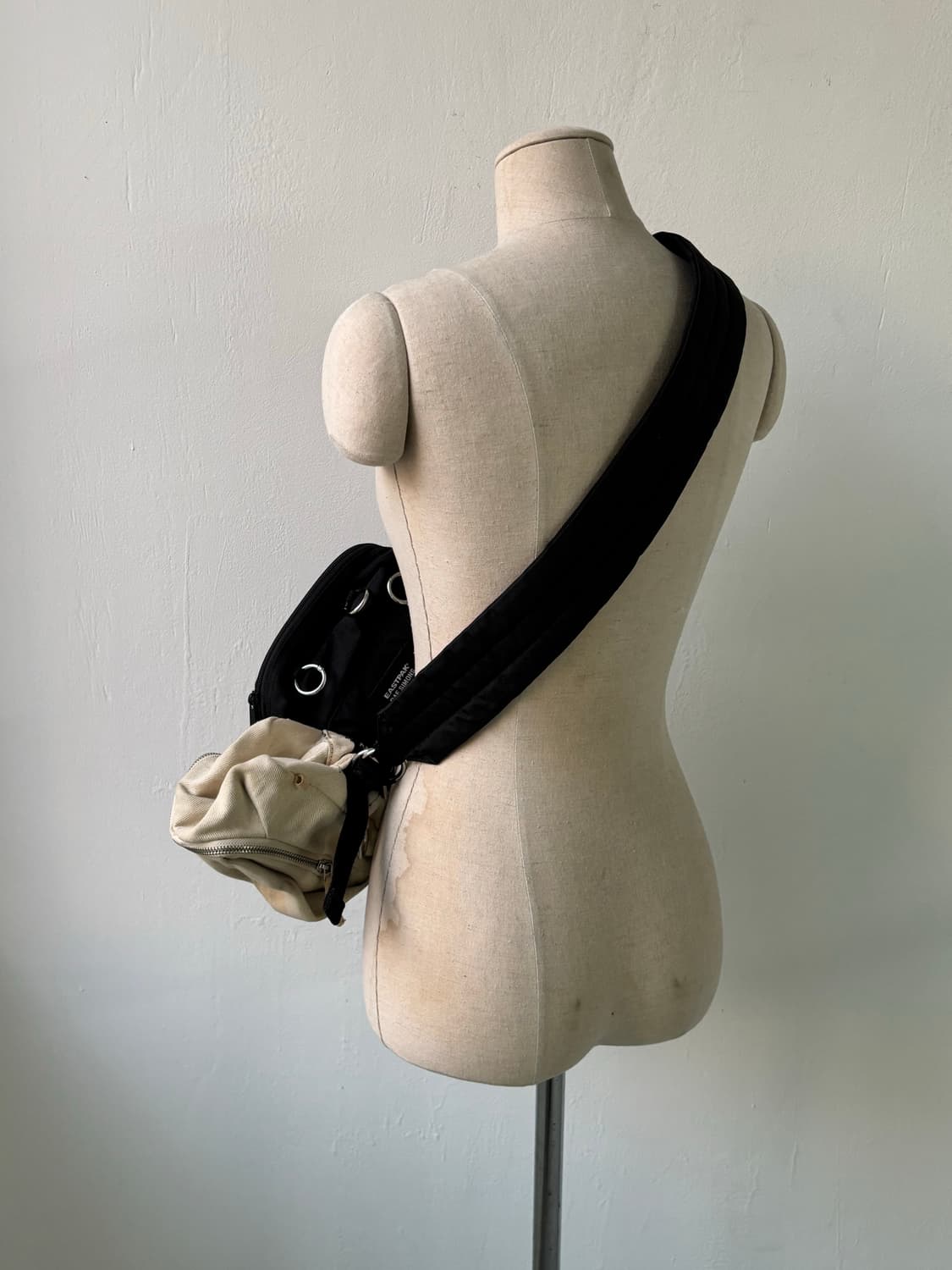 라프시몬스 이스트팩 크로스백  상품이미지6