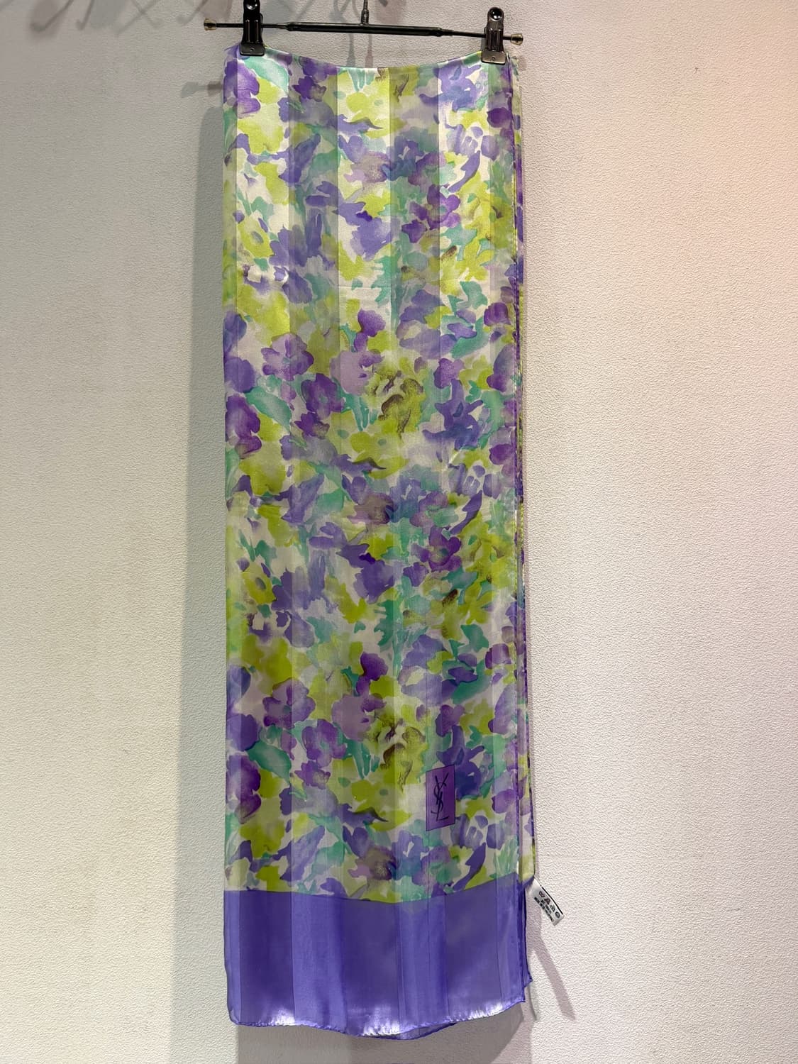 Yves Saint Laurent 100% Silk Scarf 상품이미지2