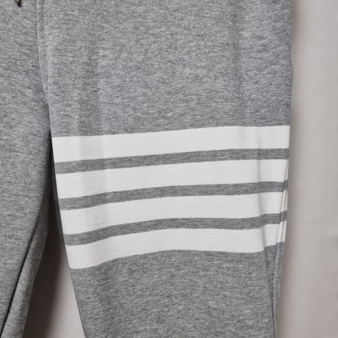 톰브라운 클래식 4바 스트라이프 스웻 팬츠 4 상품이미지3