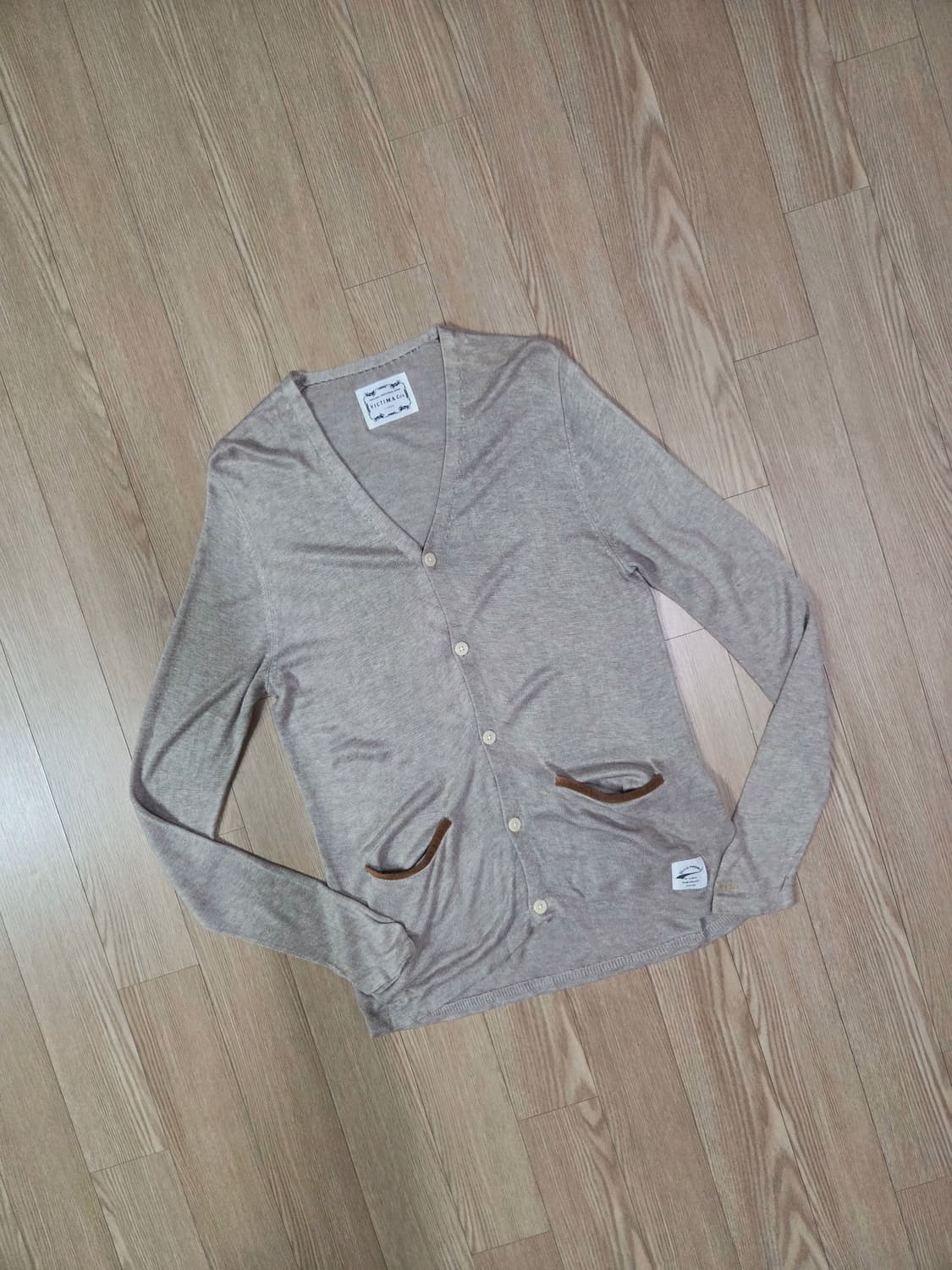 VICTIM 오트밀 슬림 브이넥 카디건 상품이미지3