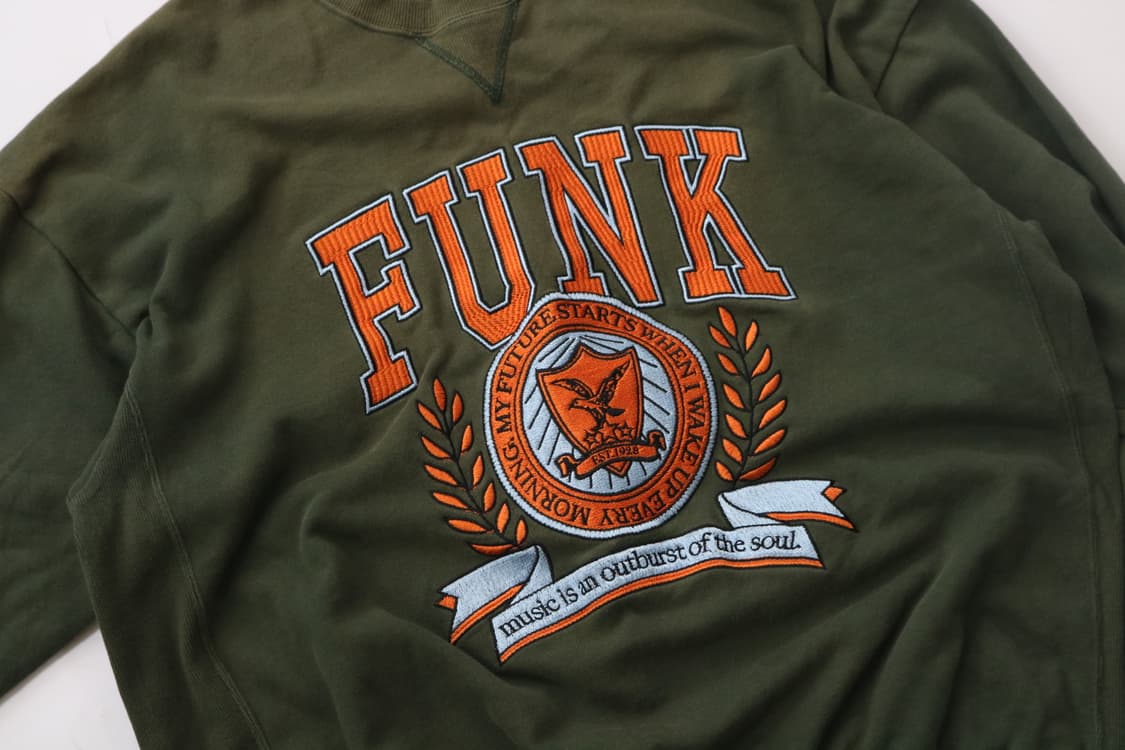 빈티지 카키 FUNK 빅 로고 자수 리버스 위브 스타일 스웨트셔츠 (F) 상품이미지4