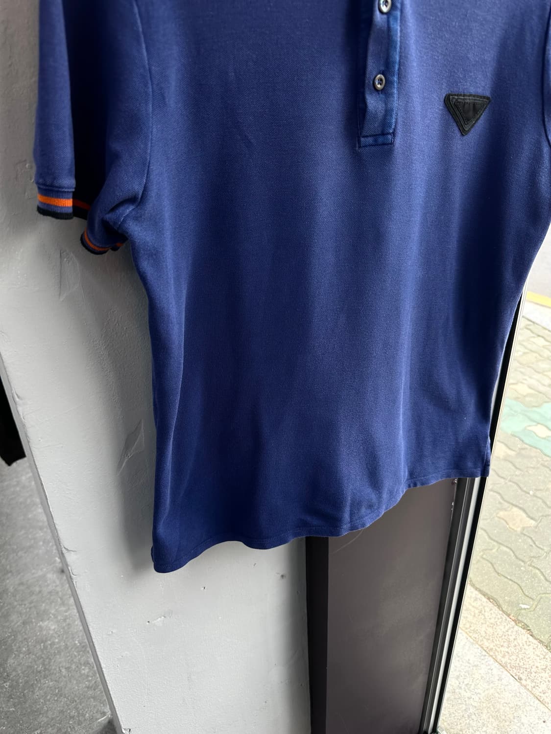 L/ 프라다 삼각로고 PK 반팔티 상품이미지5