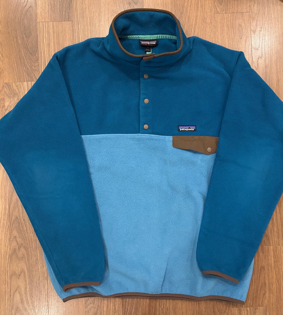 파타고니아 신칠라 트레비스 스캇 착용모델  L사이즈 판매합니다. 상품이미지2