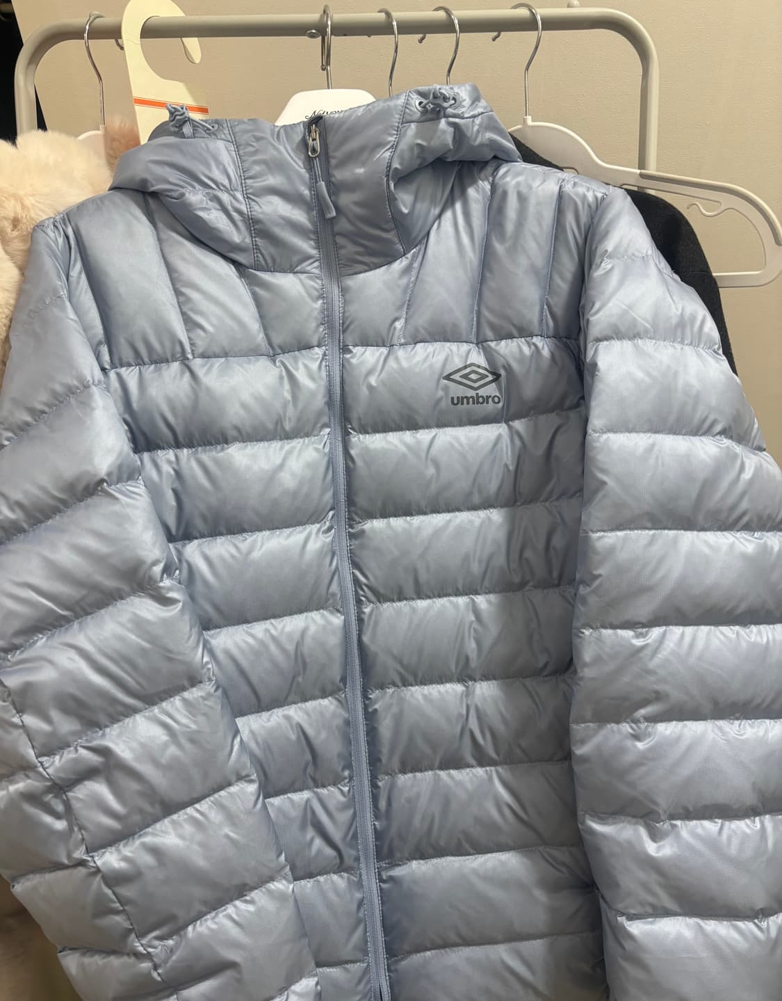 엄브로 경량 패딩 후드형 다운 자켓 블루 90 상품이미지2