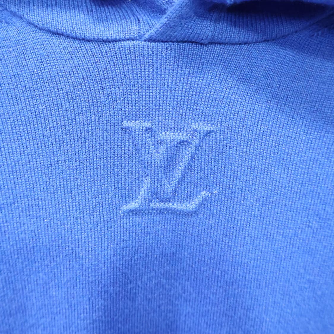 루이비통 LV 로고 자수 엠보스 캐시미어 후드티 XL/105 상품이미지4