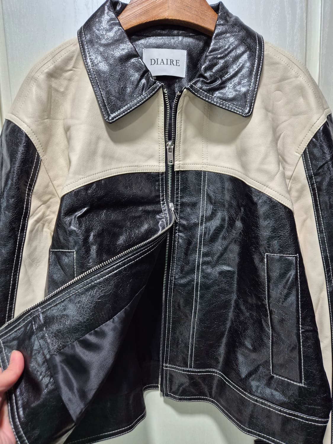 DIAIRE. 블랙 배색 레더 자켓 상품이미지6
