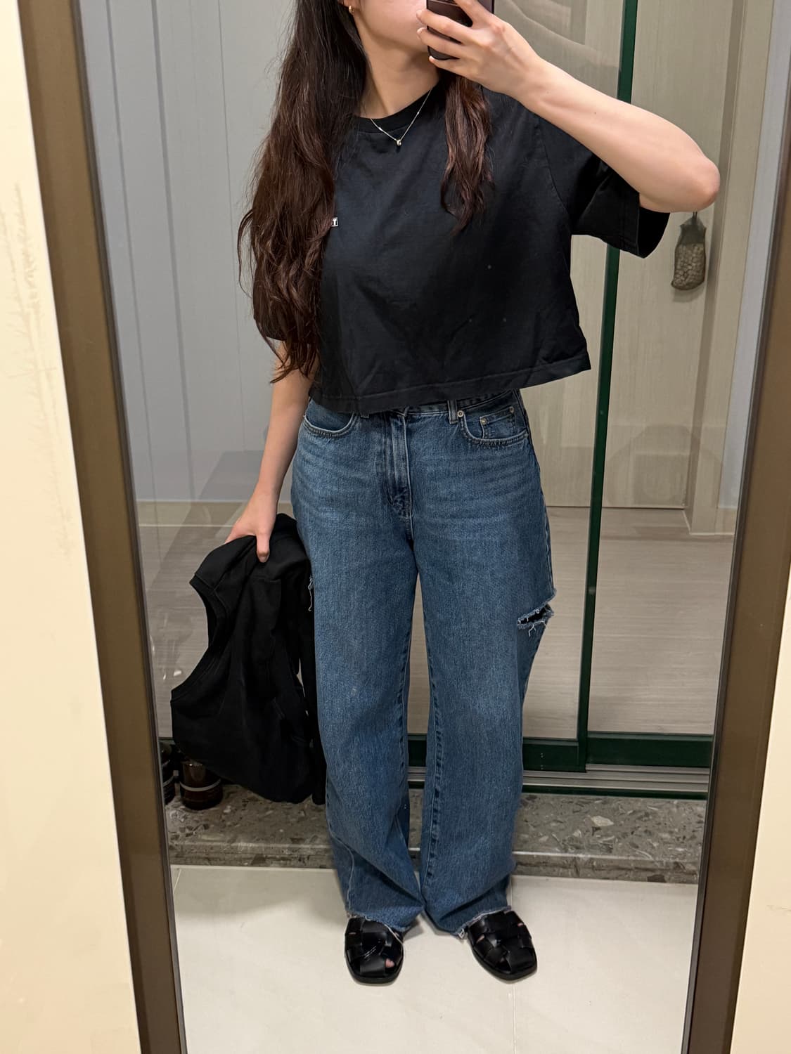 더일마 블랙 크롭반팔티 + 크롭 맨투맨 =2만원 상품이미지1