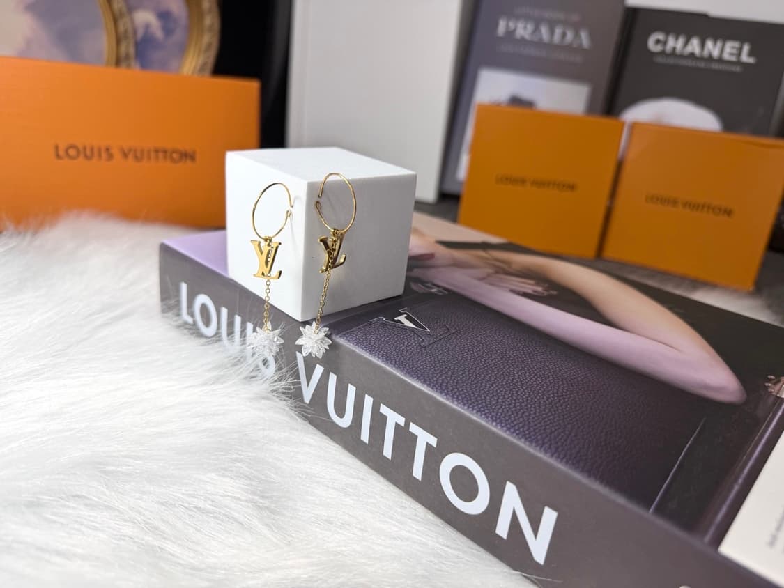 LV 언발 드롭 큐빅 이어링 상품이미지8