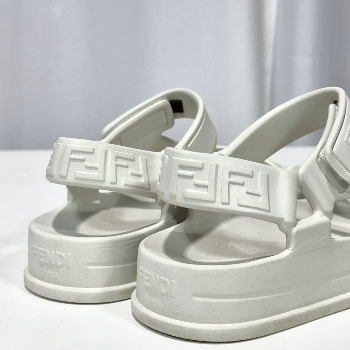펜디 FF로고 벨크로 샌들 상품이미지5
